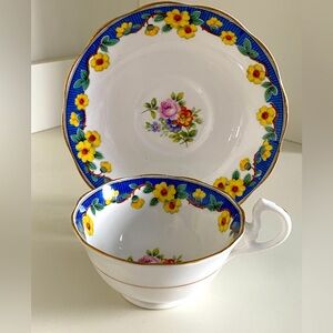 EUC VTG ROYAL ALBERT CROWN CHINA TEACUP AND SAUCER IN THE "PRIMROSE" PATTERN